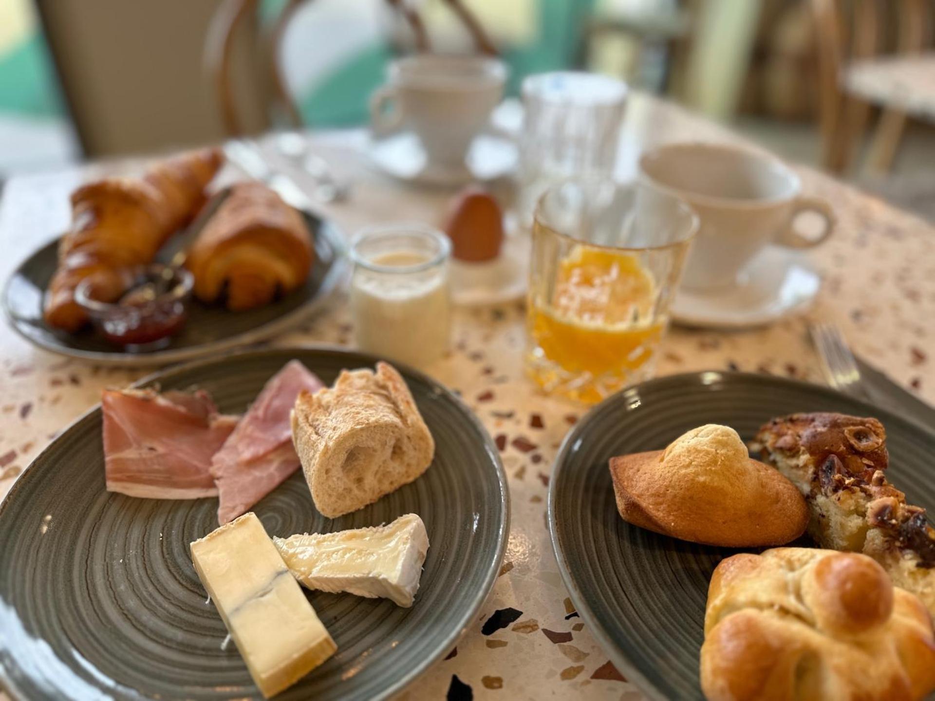Logis Hotel & Restaurant Le Vert Bocage Franqueville-Saint-Pierre المظهر الخارجي الصورة