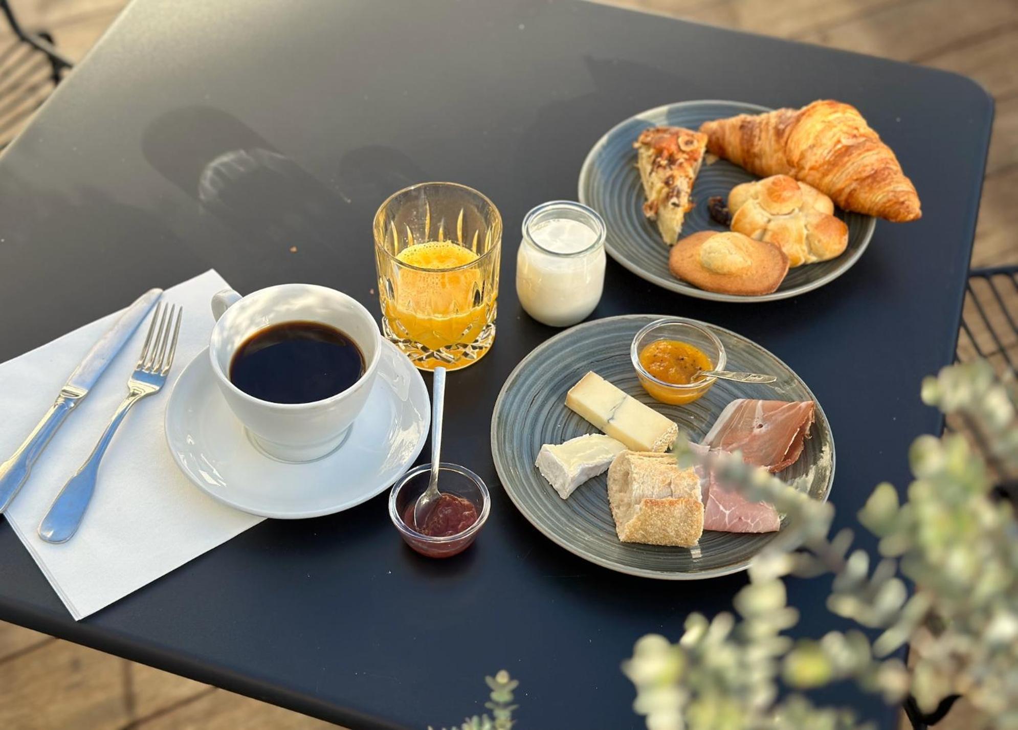Logis Hotel & Restaurant Le Vert Bocage Franqueville-Saint-Pierre المظهر الخارجي الصورة